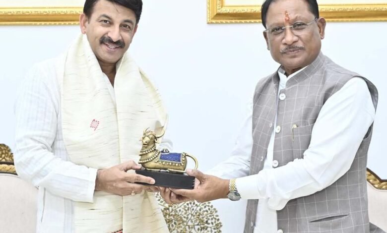 मुख्यमंत्री साय से सांसद मनोज तिवारी ने की भेंट मुख्यमंत्री साय से सांसद मनोज तिवारी ने की भेंट