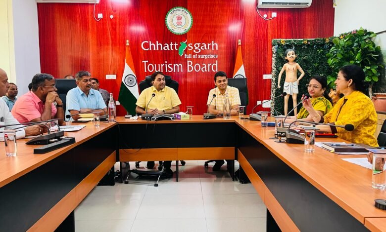 छत्तीसगढ़ टूरिज्म बोर्ड की समीक्षा बैठक सम्पन्न, नवनियुक्त अध्यक्ष नीलू शर्मा ने की योजनाओं की विस्तार से समीक्षा