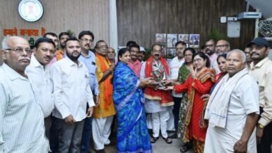 अधिकारियों-कर्मचारियों को वर्षों से लंबित ग्रेच्युटी राशि का भुगतान