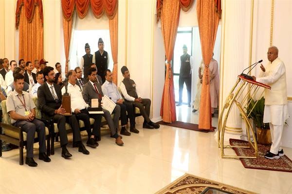 सैनिकों के कल्याण प्रयासों में सहयोग राष्ट्र सेवा का संकल्प : राज्यपाल सैनिकों के कल्याण प्रयासों में सहयोग राष्ट्र सेवा का संकल्प : राज्यपाल