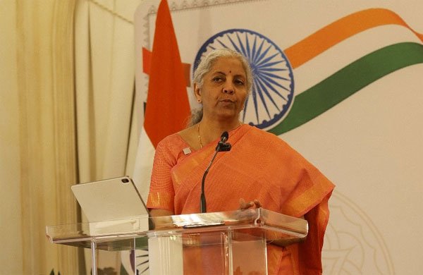 डिलीवरी कुशल नहीं होने से कई सरकारें दशकों तक कुछ हासिल नहीं कर सकीं: सीतारमण डिलीवरी कुशल नहीं होने से कई सरकारें दशकों तक कुछ हासिल नहीं कर सकीं: सीतारमण