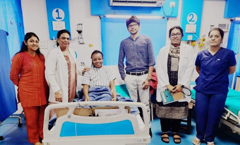 साउथ अफ्रीका के मरीज की हुई अम्बेडकर अस्पताल में सफल सर्जरी, मरीज ऑपरेशन के बाद डिस्चार्ज