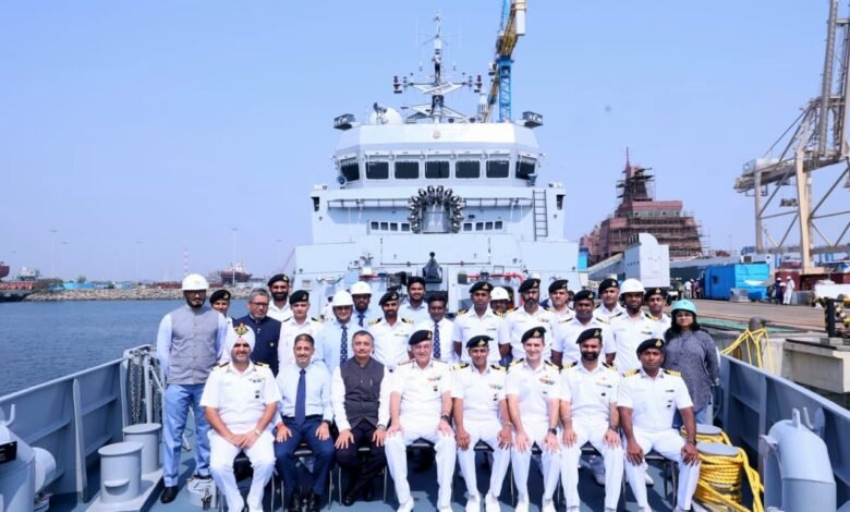 नौसेना को पनडुब्बी रोधी युद्धक उथले जल पोत में से पहला अर्नाला पोत सौंपा गया नौसेना को पनडुब्बी रोधी युद्धक उथले जल पोत में से पहला अर्नाला पोत सौंपा गया