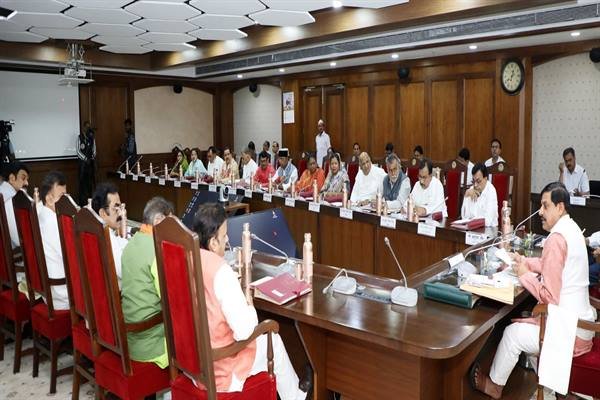 नक्सल प्रभावित जिले बालाघाट, मण्डला एवं डिण्डोरी के लिए विशेष सहयोगी दस्ते के 850 पद स्वीकृत नक्सल प्रभावित जिले बालाघाट, मण्डला एवं डिण्डोरी के लिए विशेष सहयोगी दस्ते के 850 पद स्वीकृत