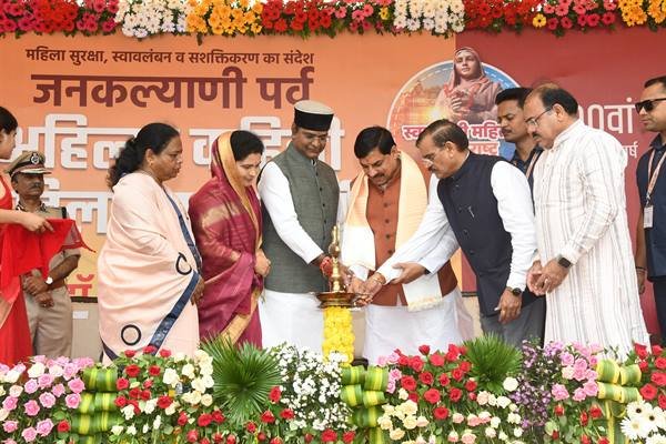 अहिल्या वाहिनी महिला बाइक रैली, नारी सशक्तिकरण का प्रतीक है : मुख्यमंत्री डॉ. यादव अहिल्या वाहिनी महिला बाइक रैली, नारी सशक्तिकरण का प्रतीक है : मुख्यमंत्री डॉ. यादव