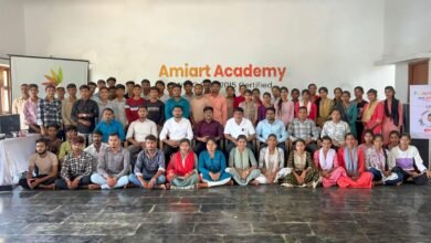 स्टार्टअप और निजी क्षेत्र में अवसरों के लिए तैयार होते युवा – ग्राम सकरी में ग्राफिक डिजाइन स्किल वर्कशॉप सफलतापूर्वक संपन्न।