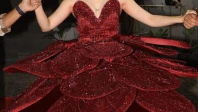 उर्फी जावेद का ये नया ड्रेस ट्रेंड में, पैपराजी को दिया एक अलग पोज