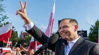 करोल नवरोकी पोलैंड के राष्ट्रपति चुने गये करोल नवरोकी पोलैंड के राष्ट्रपति चुने गये