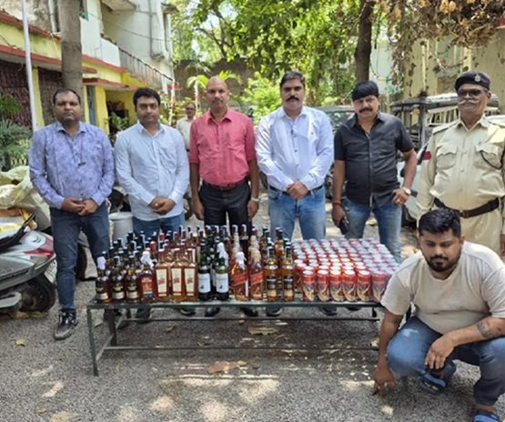 रायपुर के हर्ष प्राइड में आबकारी विभाग का छापा: 105 लीटर विदेशी शराब जब्त