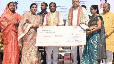 छत्तीसगढ़ में हस्तशिल्प विकास की अपार संभावना – मुख्यमंत्री श्री विष्णु देव साय  मुख्यमंत्री छत्तीसगढ़ हस्तशिल्प विकास बोर्ड की नवनियुक्त अध्यक्ष श्रीमती शालिनी राजपूत के पदभार ग्रहण समारोह में हुए शामिल