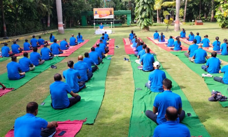 जिंदल स्टील एंड पावर लिमिटेड के मशीनरी डिवीजन रायपुर प्लांट में अंतर्राष्ट्रीय योग दिवस बड़े धूमधाम से मनाया गया