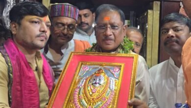 काशी के कोतवाल’ श्री काल भैरव जी के दरबार में मुख्यमंत्री श्री विष्णुदेव साय ने की पूजा-अर्चना काशी के कोतवाल’ श्री काल भैरव जी के दरबार में मुख्यमंत्री श्री विष्णुदेव साय ने की पूजा-अर्चना