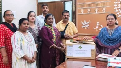 सूनी नहीं रहेगी सैनिक भाइयों की कलाई, छत्तीसगढ़ के बहनों स्काउट गाइड की छात्राओं ने भेजी राखियां सूनी नहीं रहेगी सैनिक भाइयों की कलाई, छत्तीसगढ़ के बहनों स्काउट गाइड की छात्राओं ने भेजी राखियां