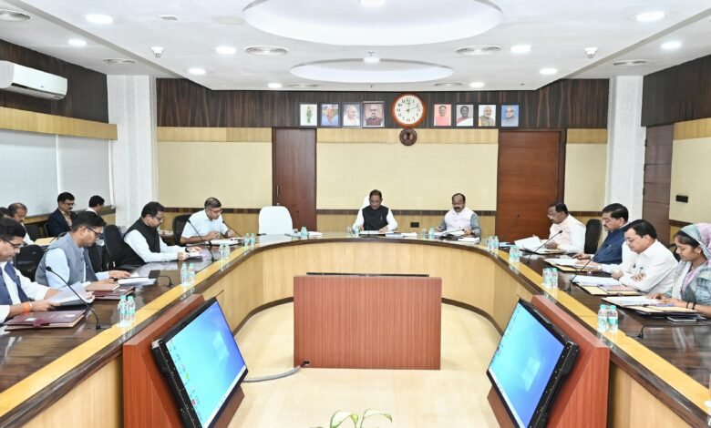 साय कैबिनेट : अवैध प्लाटिंग पर भी लगेगी रोक, सड़क दुर्घटनाओं की रोकथाम के लिए छत्तीसगढ़ मोटरयान नियम-1994 अनुमोदित