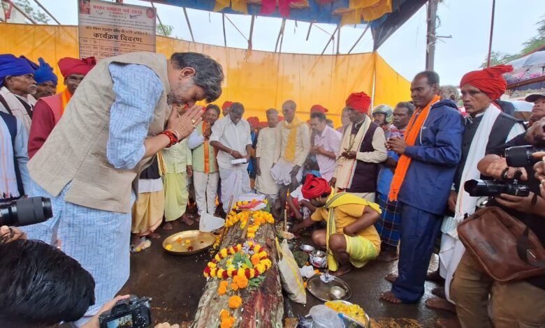 पाट जात्रा के साथ शुरू हुआ विश्व प्रसिद्ध ऐतिहासिक बस्तर दशहरा