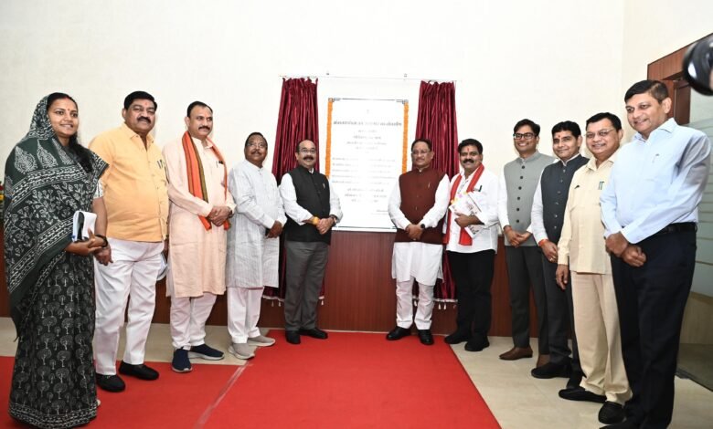 मुख्यमंत्री साय ने किया मंत्रालय के पंचम तल में नवीन सभागार का लोकार्पण