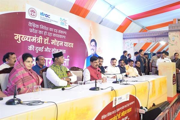 दुबई और स्पेन की यात्रा मध्यप्रदेश के लिए खोलेगी विकास के नए द्वार : मुख्यमंत्री डॉ. यादव दुबई और स्पेन की यात्रा मध्यप्रदेश के लिए खोलेगी विकास के नए द्वार : मुख्यमंत्री डॉ. यादव