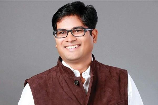 आवास एवं पर्यावरण मंत्री श्री ओ. पी. चौधरी की बड़ी घोषणा: छत्तीसगढ़ गृह निर्माण मंडल की OTS-2 योजना को मिली ऐतिहासिक सफलता — 139.47 करोड़ रुपए की 920 संपत्तियों का हुआ विक्रय