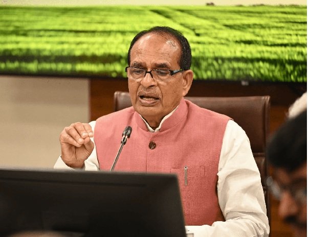 अमानक उर्वरकों को लेकर तत्काल सख्त कार्रवाई के निर्देश अमानक उर्वरकों को लेकर तत्काल सख्त कार्रवाई के निर्देश