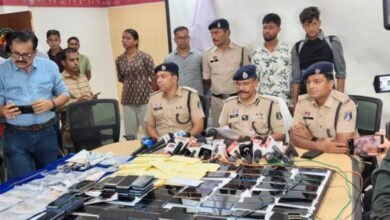 आधा दर्जन फ्लैट्स में चोरी करने वाले 2 अंतर्राज्यीय चोर गिरफ्तार आधा दर्जन फ्लैट्स में चोरी करने वाले 2 अंतर्राज्यीय चोर गिरफ्तार