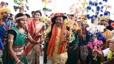 मंत्री नेताम के निवास में मनाया गया पोरा तिहार, राज्यपाल डेका भी हुए शामिल मंत्री नेताम के निवास में मनाया गया पोरा तिहार, राज्यपाल डेका भी हुए शामिल