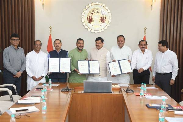 आनंद ग्रामों के विकास और नदी संरक्षण पर हुए दो एमओयू आनंद ग्रामों के विकास और नदी संरक्षण पर हुए दो एमओयू