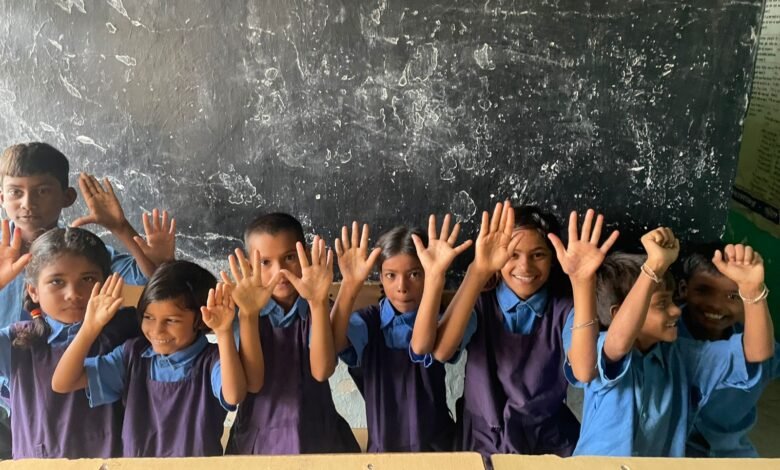 खरगा की पूनम की मुस्कान में झलकता सुनहरे भविष्य का सपना