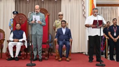 राज्यपाल श्री डेका ने दिलाई मंत्रियों को शपथ