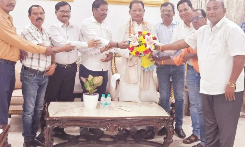 मुख्यमंत्री साय को कंवर समाज प्रतिनिधिमंडल ने दी बधाई एवं करमा तिहार के लिए आमंत्रण