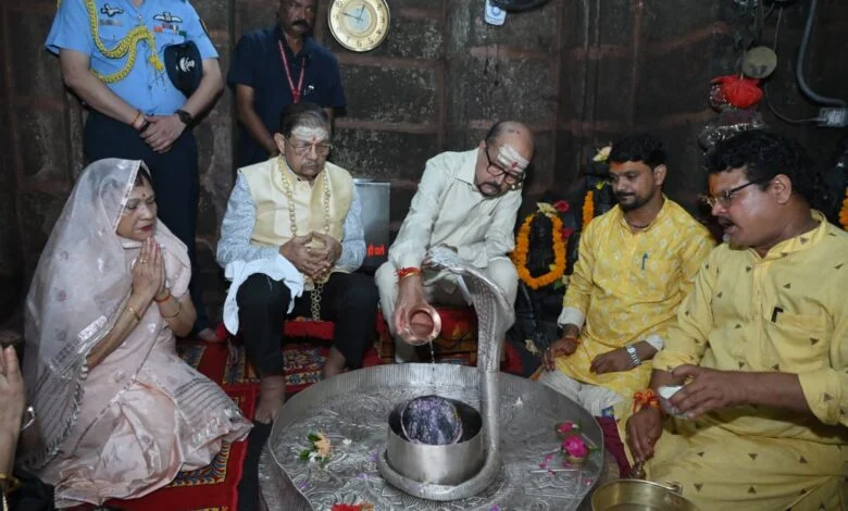राज्यपाल रमेन डेका ने भोरमदेव मंदिर में की विशेष पूजा-अर्चना, प्रदेश की खुशहाली एवं समृद्धि की कामना