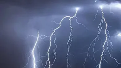 पंचायत सभा के दौरान गिरी बिजली: नाबालिग की मौत, 6 घायल पंचायत सभा के दौरान गिरी बिजली: नाबालिग की मौत, 6 घायल