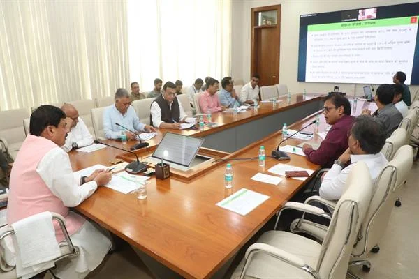 किसानों को लाभान्वित करेगी भावांतर योजना : मुख्यमंत्री यादव किसानों को लाभान्वित करेगी भावांतर योजना : मुख्यमंत्री यादव