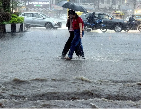 पिछले 24 घंटे में कई जगहों में हल्की-मध्यम बारिश, दो संभागों में अति वर्षा पिछले 24 घंटे में कई जगहों में हल्की-मध्यम बारिश, दो संभागों में अति वर्षा