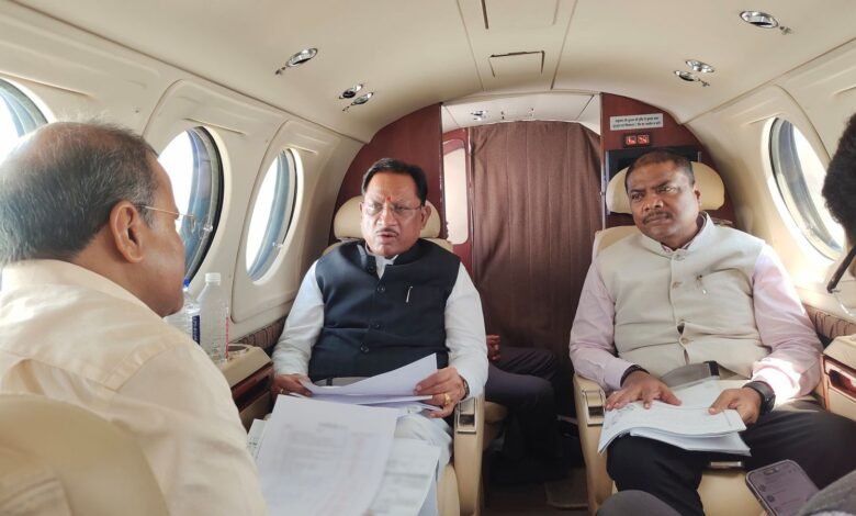 बाढ़ प्रभावितों का हाल जानने उनके बीच पहुँचे मुख्यमंत्री श्री साय: अधिकारियों को राहत एवं पुनर्वास कार्यों में तेजी लाने के निर्देश