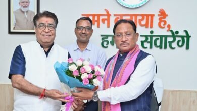 मुख्यमंत्री से ट्रिपल आई टी नया रायपुर के निदेशक प्रोफेसर ओमप्रकाश व्यास ने की सौजन्य मुलाकात मुख्यमंत्री से ट्रिपल आई टी नया रायपुर के निदेशक प्रोफेसर ओमप्रकाश व्यास ने की सौजन्य मुलाकात