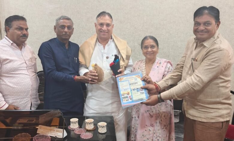 निशक्त जन वित्त एवं विकास निगम के अध्यक्ष लोकेश कावड़िया ने स्पीच थेरेपी सेन्टर का अवलोकन किया।