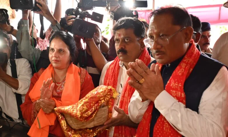 नवरात्र में श्रद्धालुओं के लिए नि:शुल्क बस सेवा, मुख्यमंत्री ने चार बसों को दिखाई हरी झंडी