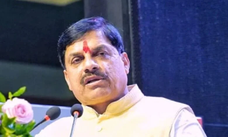 मध्यप्रदेश ने 5 करोड़ रुपये और राहत सामग्री की एक ट्रेन भेजी छत्तीसगढ़ को