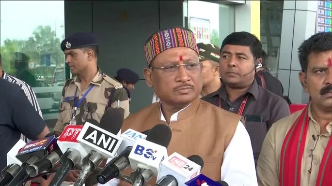 सीएम साय और डिप्टी सीएम दिल्ली रवाना, शाह से होगी मुलाक़ात