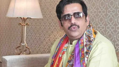 रवि किशन ने अपने इंस्टाग्राम हैंडल पर अपने कई दोस्तों संग दिवाली का मनाया जश्न