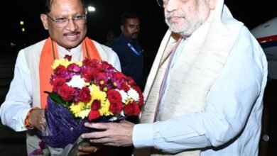 केंद्रीय गृह मंत्री श्री अमित शाह का मुख्यमंत्री श्री विष्णुदेव साय ने स्वामी विवेकानंद विमानतल पर किया आत्मीय स्वागत केंद्रीय गृह मंत्री श्री अमित शाह का मुख्यमंत्री श्री विष्णुदेव साय ने स्वामी विवेकानंद विमानतल पर किया आत्मीय स्वागत