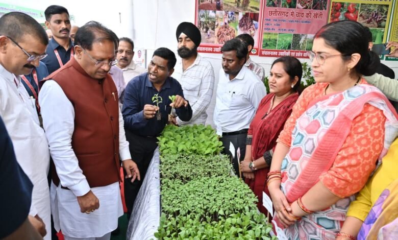 प्रधानमंत्री श्री नरेन्द्र मोदी ने किसानों के लिए 41 हजार करोड़ रूपए से अधिक की दो नई योजनाओं का किया शुभारंभ