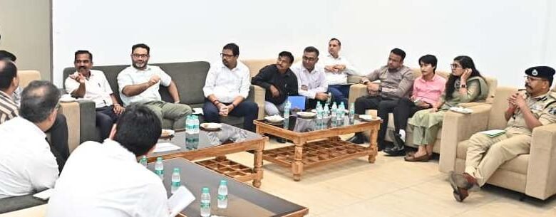 मुख्यमंत्री श्री विष्णु देव साय के नेतृत्व में किसानों के हितों की सुरक्षा हेतु पारदर्शी और तकनीकी रूप से सुदृढ़ व्यवस्था मुख्यमंत्री श्री विष्णु देव साय के नेतृत्व में किसानों के हितों की सुरक्षा हेतु पारदर्शी और तकनीकी रूप से सुदृढ़ व्यवस्था