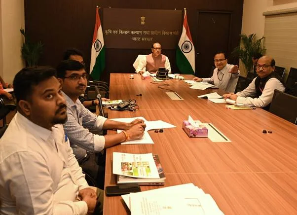 38 हजार करोड़ रु. खाद सब्सिडी पर प्रधानमंत्री मोदी का आभार : शिवराज सिंह 38 हजार करोड़ रु. खाद सब्सिडी पर प्रधानमंत्री मोदी का आभार : शिवराज सिंह