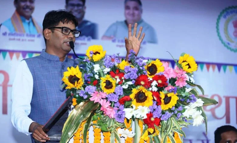 राज्य निर्माण के बाद छत्तीसगढ़ तेजी से विकास के पथ पर है अग्रसर : वित्त मंत्री चौधरी राज्य निर्माण के बाद छत्तीसगढ़ तेजी से विकास के पथ पर है अग्रसर : वित्त मंत्री चौधरी