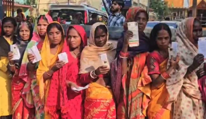 बिहार विधानसभा चुनाव: दोपहर 1 बजे तक 47.62 फीसदी मतदान