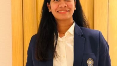 भारतीय महिला क्रिकेट टीम की ऐतिहासिक विश्व कप विजय ने पूरे देश का सिर गर्व से ऊँचा कर दिया है। भारतीय महिला क्रिकेट टीम की ऐतिहासिक विश्व कप विजय ने पूरे देश का सिर गर्व से ऊँचा कर दिया है।