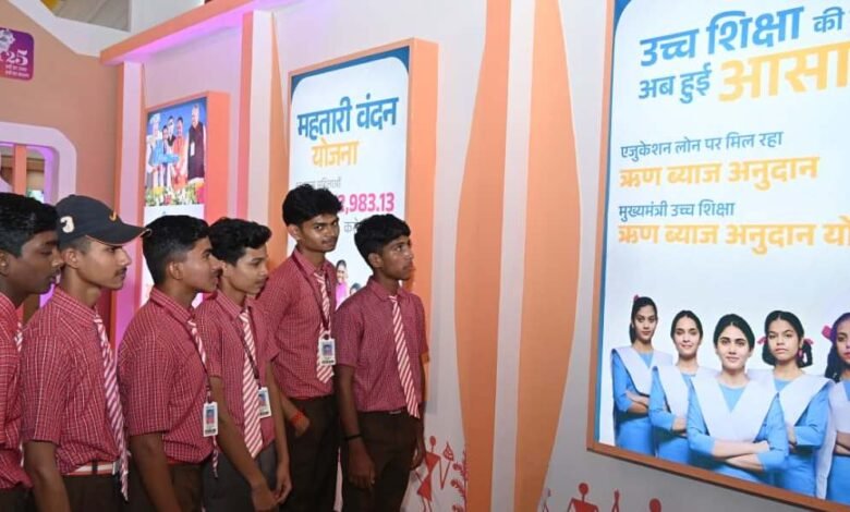 “छत्तीसगढ़ प्रकृति, संस्कृति और प्रगति का संगम” प्रदर्शनी बनी आकर्षण का केंद्र