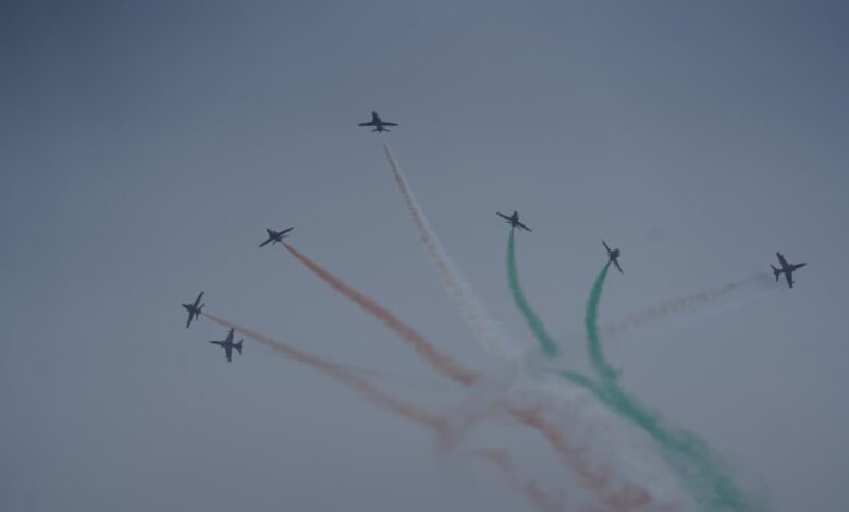 राज्योत्सव पर वायु सेना की टीम का रोमांचक एयर शो, सेंध जलाशय के ऊपर आसमां में गूंजा ‘जय जोहार’ और ‘छत्तीसगढ़िया सबले बढ़िया’