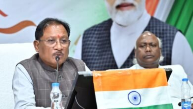 मुख्यमंत्री ने अधिकारियों एवं कर्मचारियों के साथ किया ‘वंदे मातरम्’ का सामूहिक गायन